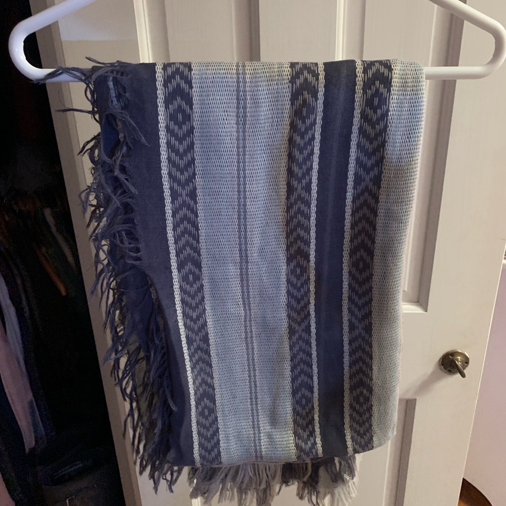 NEVER WORN Aeropostale patterned scarf